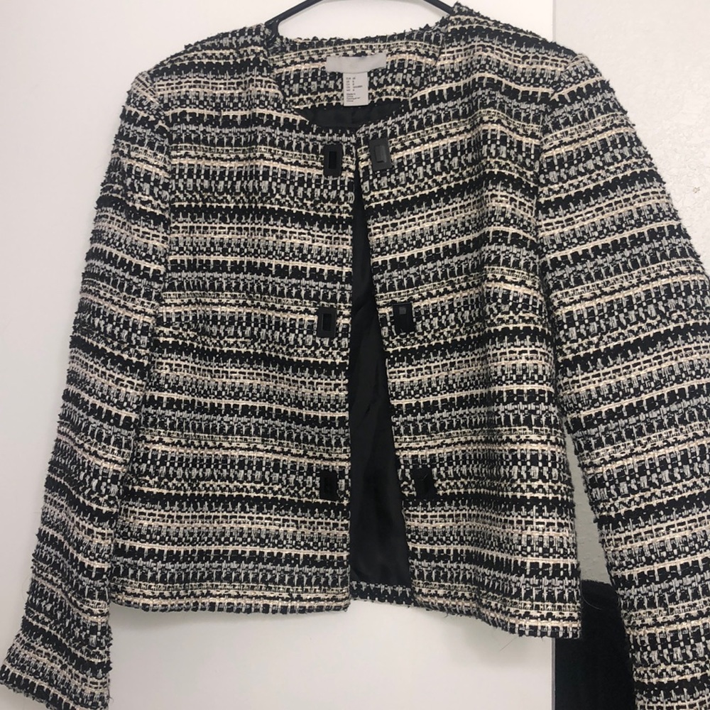 TWEED BLAZER CHANEL STYLE BLACK/ GOLD EYE CATCHER ❤️